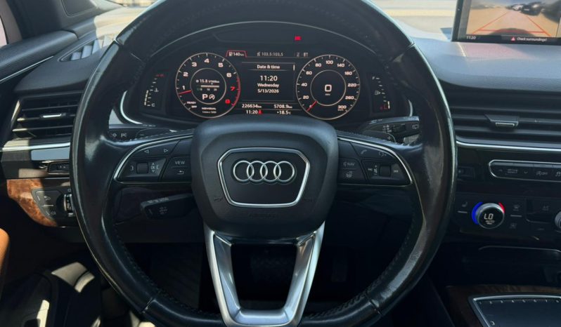 
								Audi Q7 full									