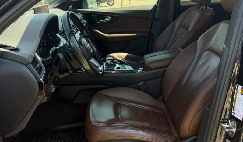 
								Audi Q7 full									
