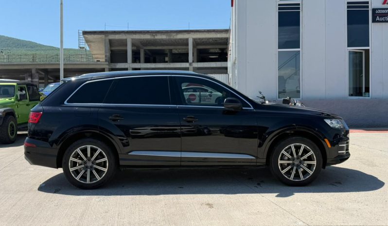 
								Audi Q7 full									
