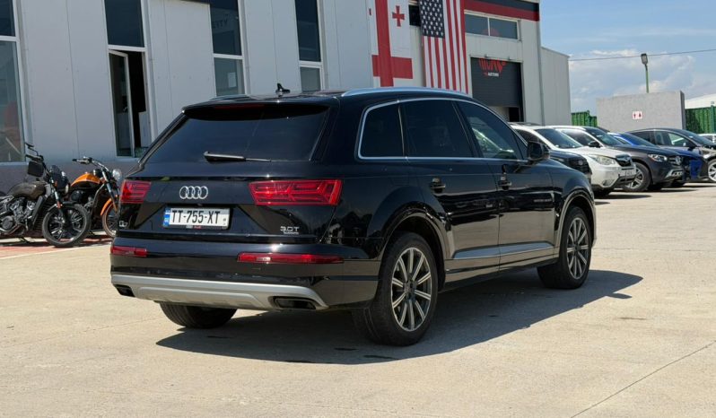 
								Audi Q7 full									