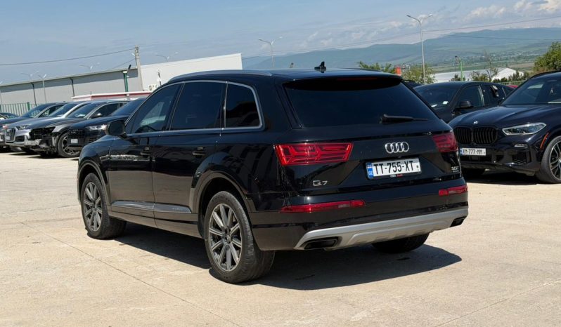 
								Audi Q7 full									