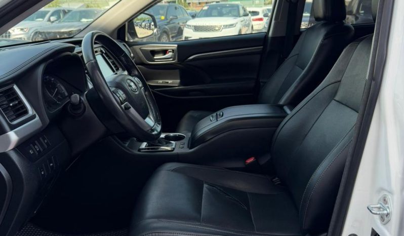 
								2018 Toyota Highlander, Limited full									