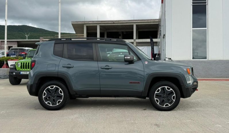 
								2016 Jeep Renegade, Trailhawk full									