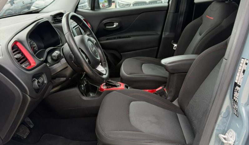 
								2016 Jeep Renegade, Trailhawk full									