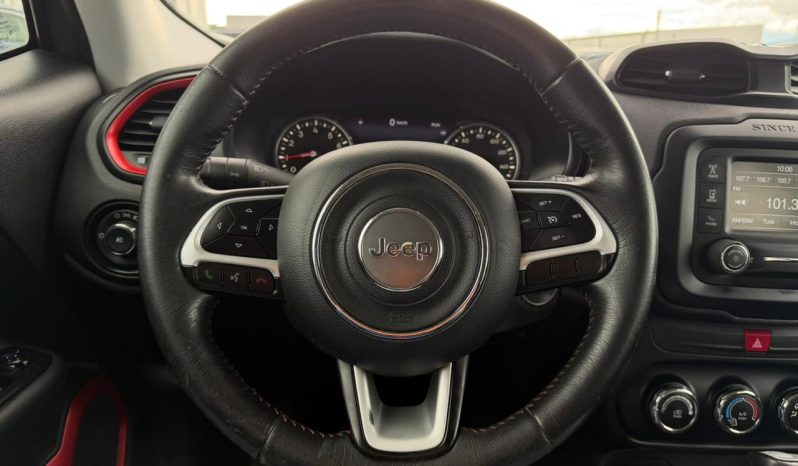 
								2016 Jeep Renegade, Trailhawk full									