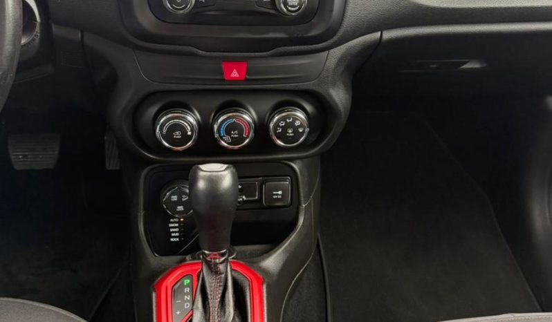 
								2016 Jeep Renegade, Trailhawk full									