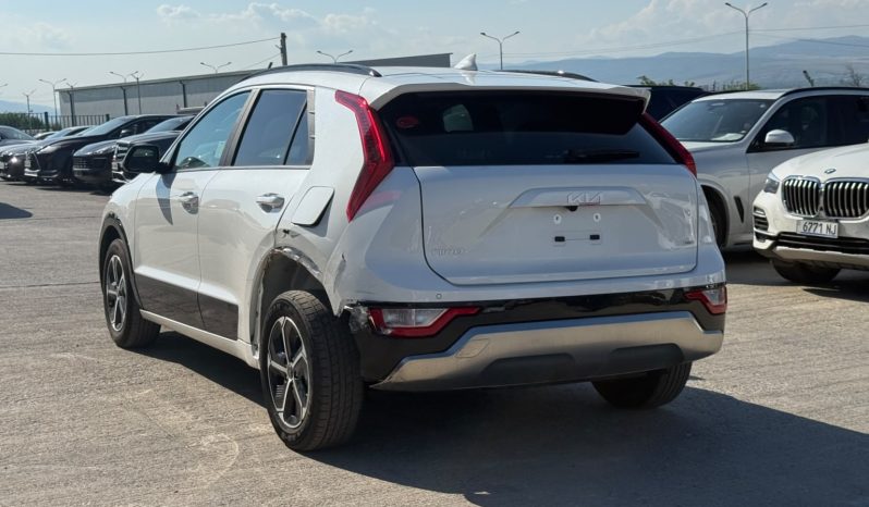 
								KIA Niro full									