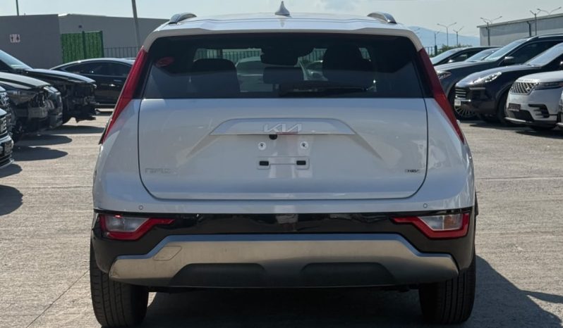 
								KIA Niro full									