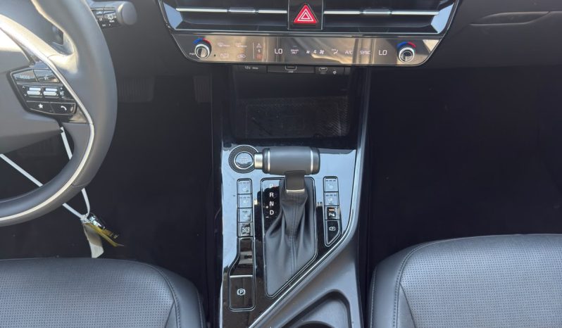
								KIA Niro full									