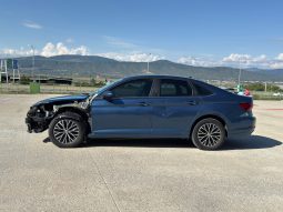 
										Volkswagen Jetta full									