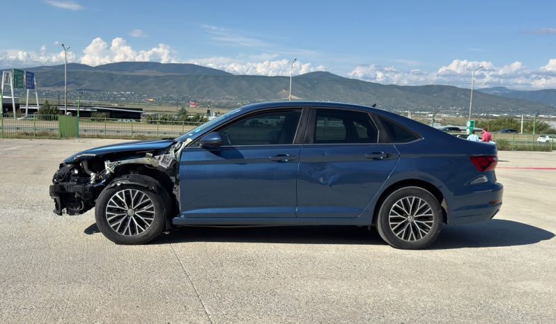 
								Volkswagen Jetta full									