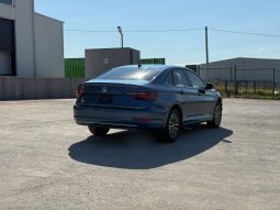 
										Volkswagen Jetta full									