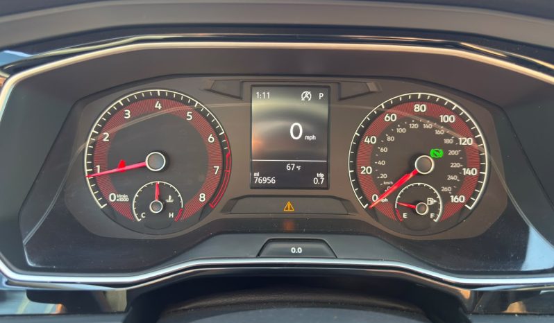 
								Volkswagen Jetta full									