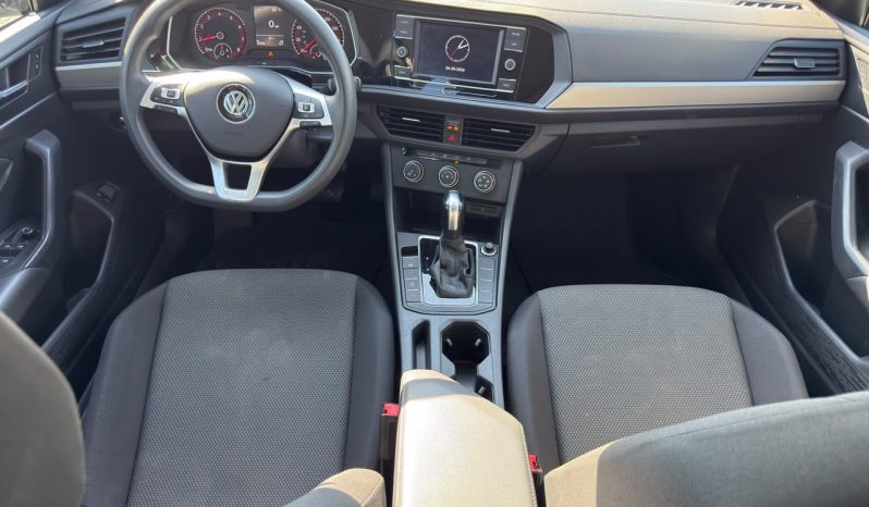 
								Volkswagen Jetta full									