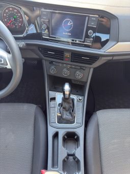 
										Volkswagen Jetta full									