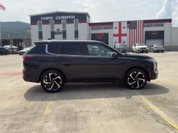 
										2022 Mitsubishi Outlander full									