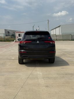 
										2022 Mitsubishi Outlander full									