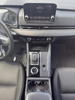 
										2022 Mitsubishi Outlander full									
