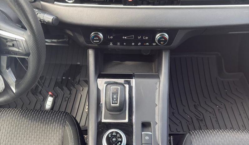 
								2022 Mitsubishi Outlander full									