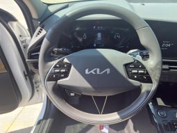 
										Kia Niro full									