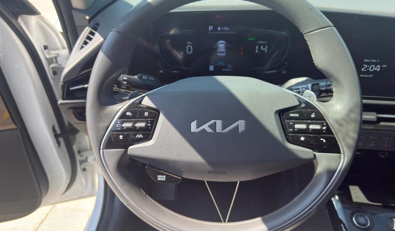 
								Kia Niro full									