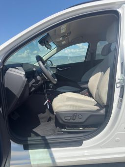 
										Kia Niro full									