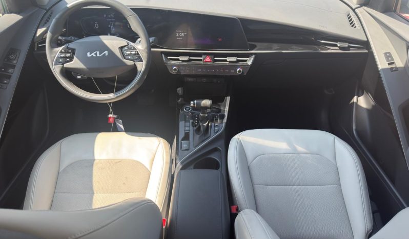 
								Kia Niro full									