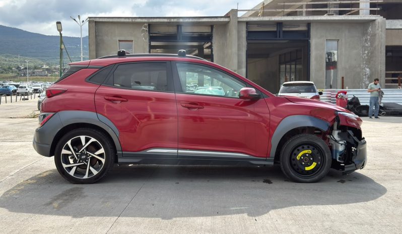
								Hyundai Kona full									