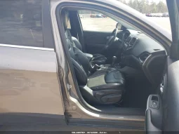 
										Jeep Cherokee full									