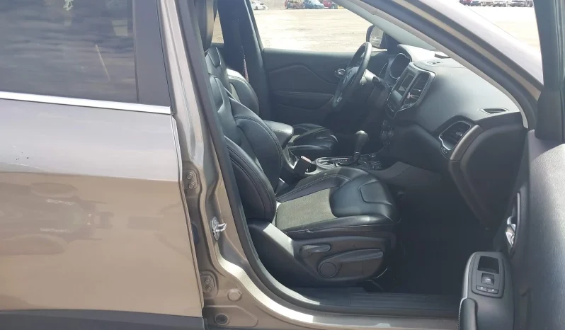 
								Jeep Cherokee full									