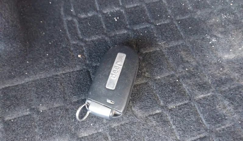 
								Jeep Cherokee full									