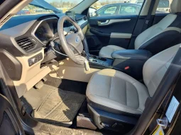
										Ford Escape full									