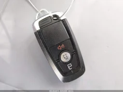 
										Ford Escape full									