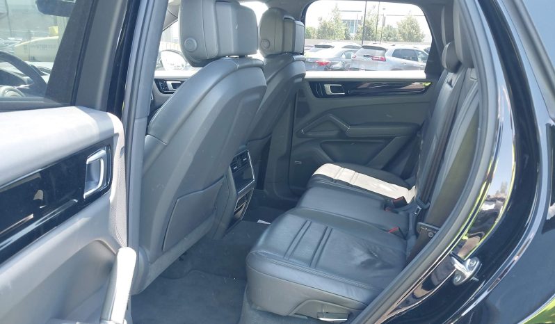 
								Porsche Cayenne full									