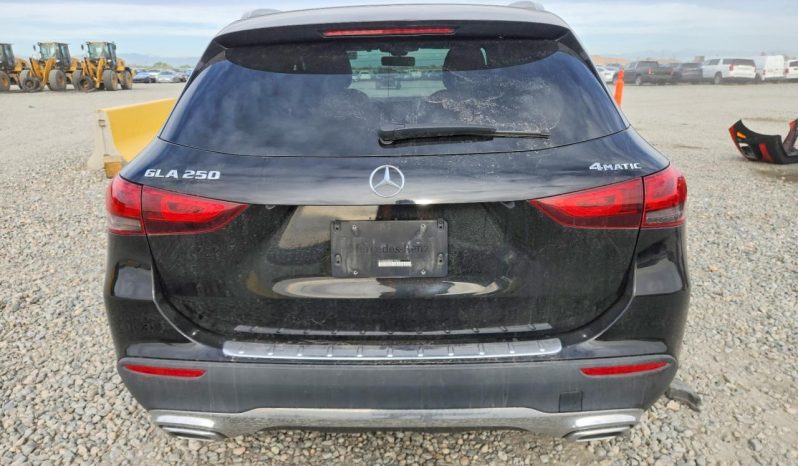 
								Mercedes-Benz GLA-Class full									