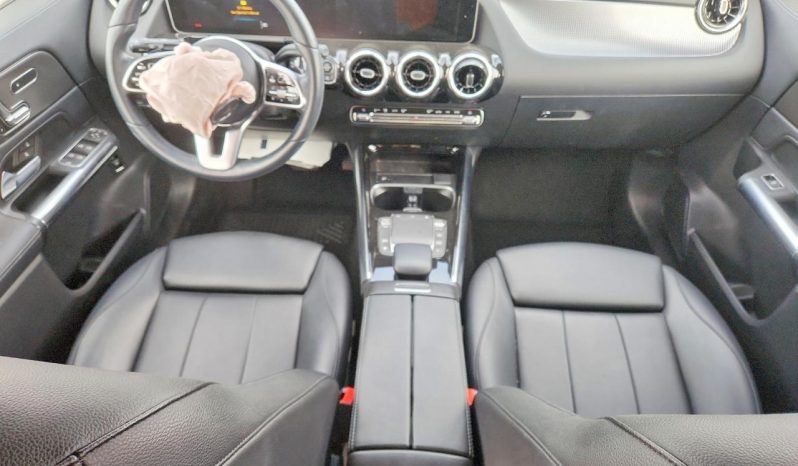 
								Mercedes-Benz GLA-Class full									