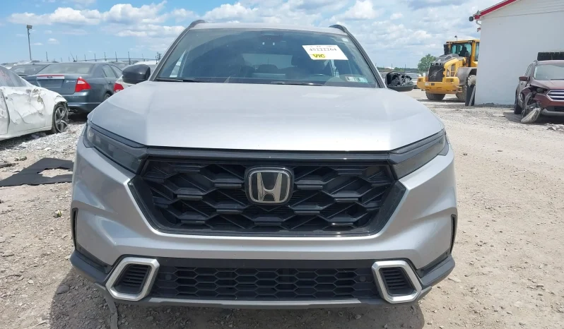 
								Honda CR-V Hybrid full									