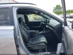 
										Honda CR-V Hybrid full									