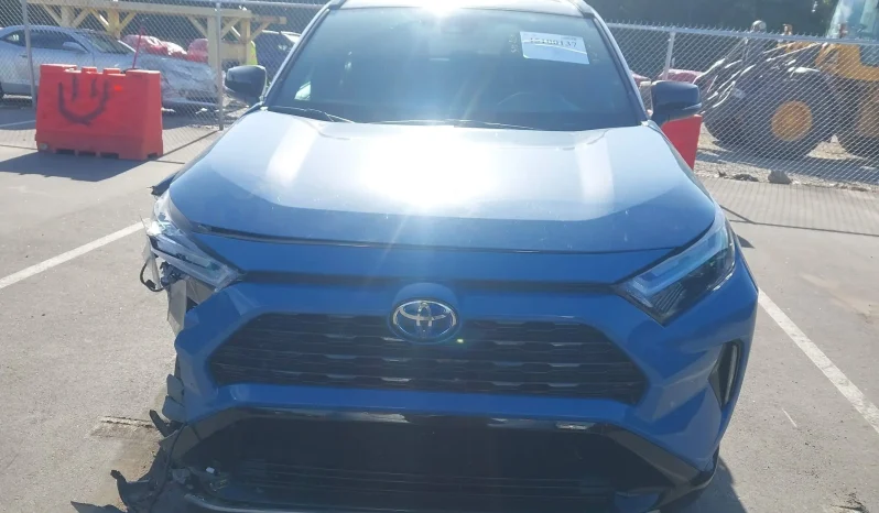 
								Toyota RAV4 full									