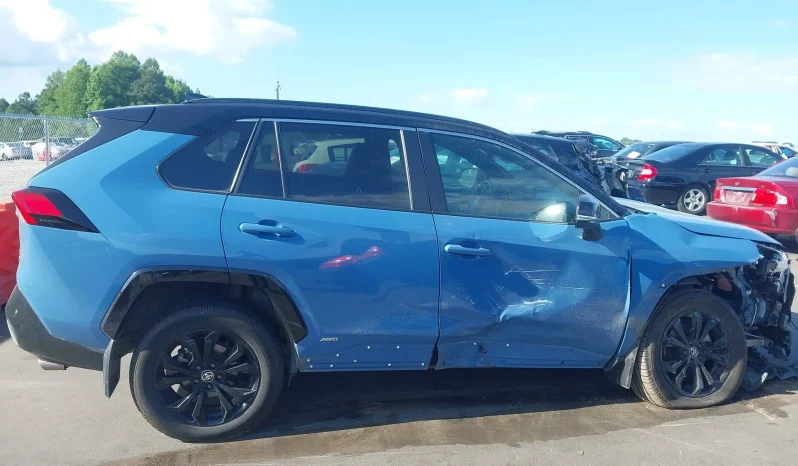 
								Toyota RAV4 full									