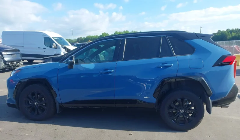 
								Toyota RAV4 full									