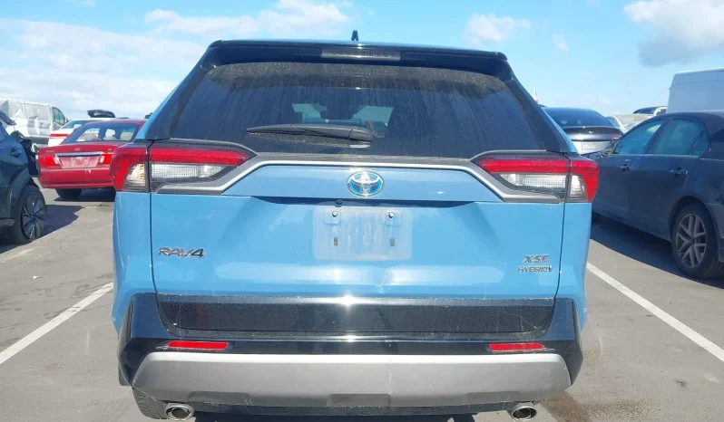 
								Toyota RAV4 full									