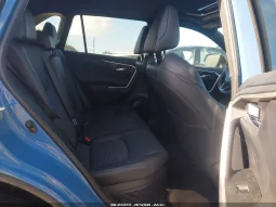 
										Toyota RAV4 full									