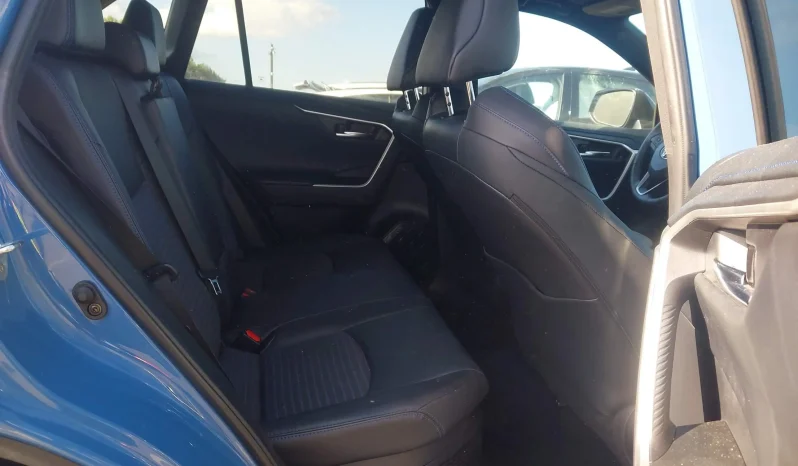 
								Toyota RAV4 full									