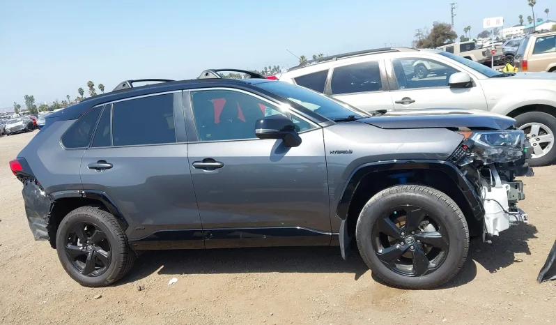 
								Toyota RAV4 full									
