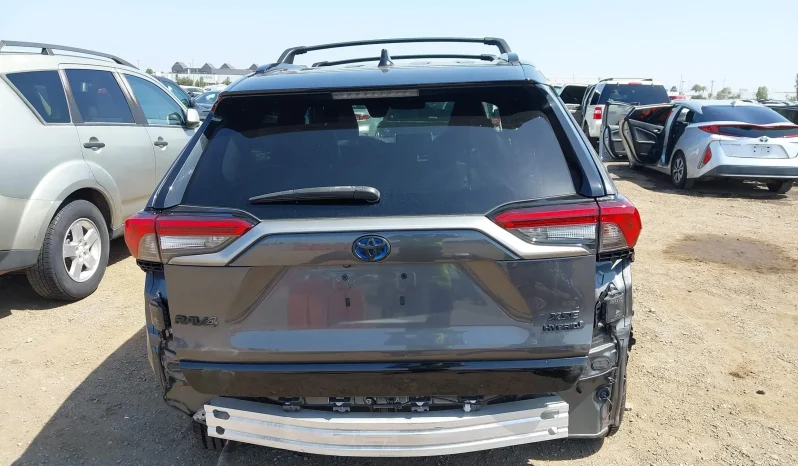 
								Toyota RAV4 full									