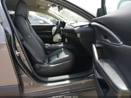 
										Mazda CX-30 full									