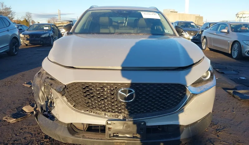 
								Mazda CX-30 full									