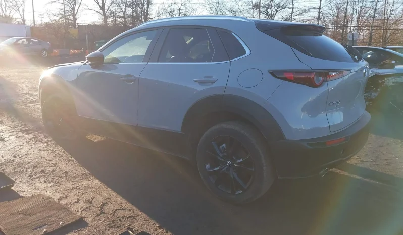
								Mazda CX-30 full									