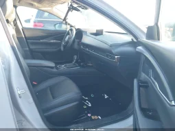 
										Mazda CX-30 full									
